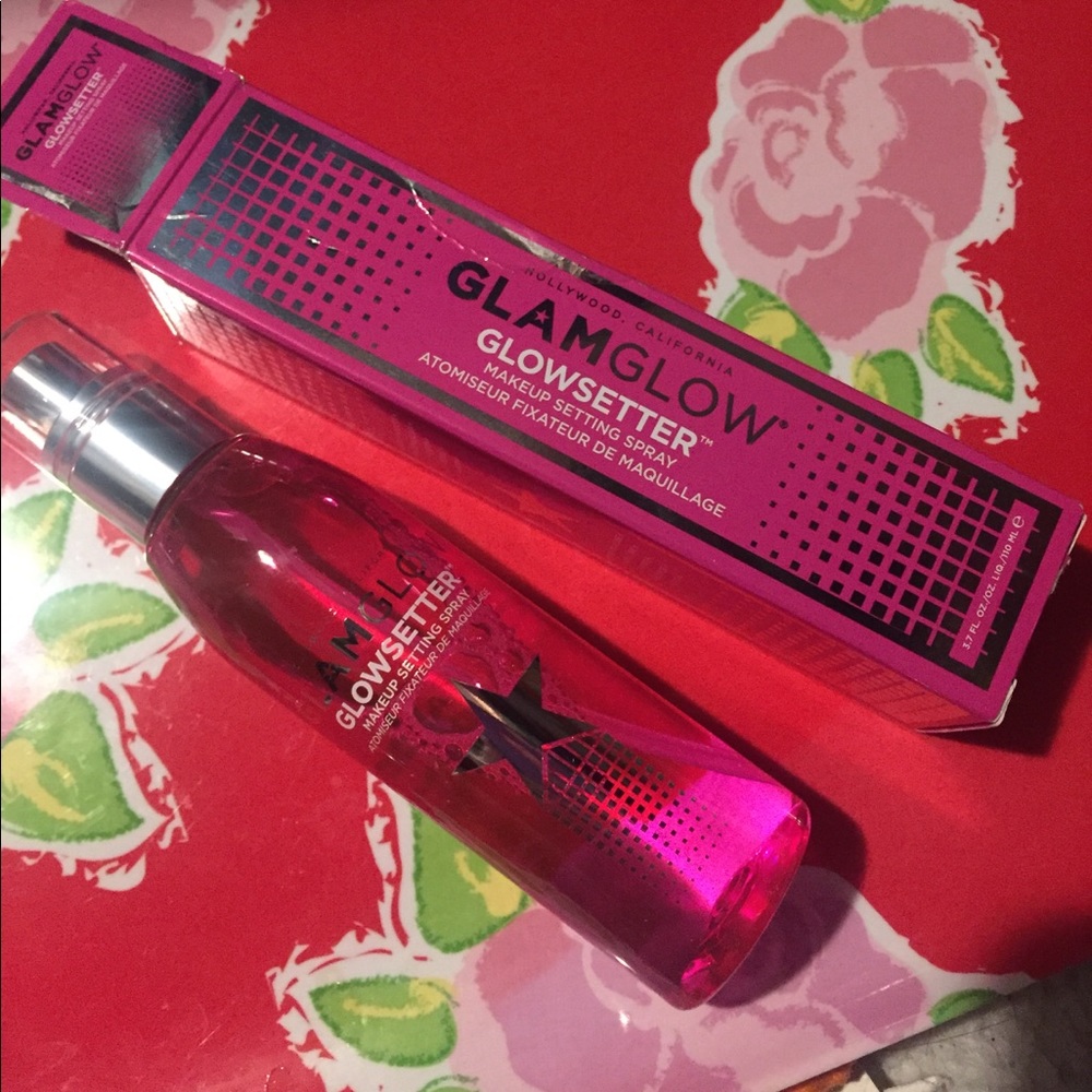 Nip glamglow glowsetter makeup setting spray
